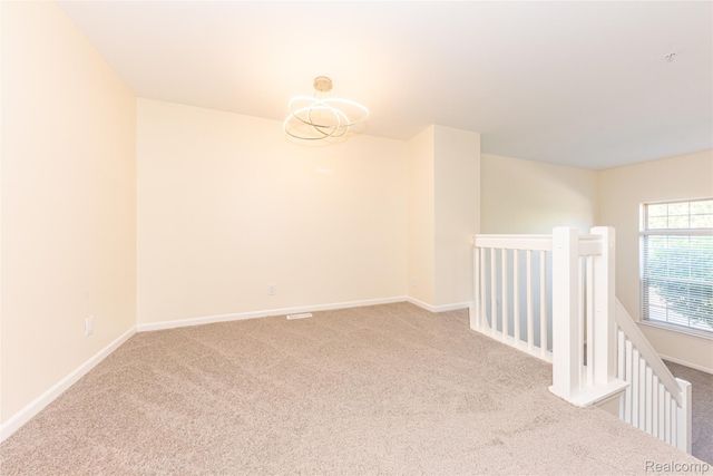 16942 Farmington Road 24, Livonia, MI 48154