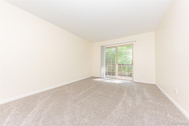 16942 Farmington Road 24, Livonia, MI 48154