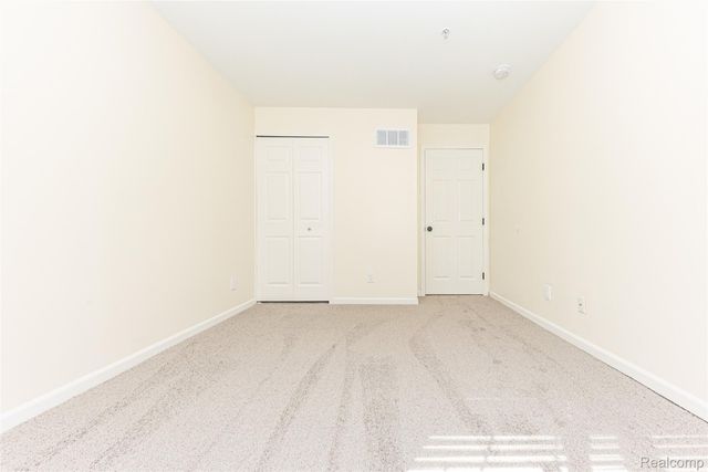 16942 Farmington Road 24, Livonia, MI 48154