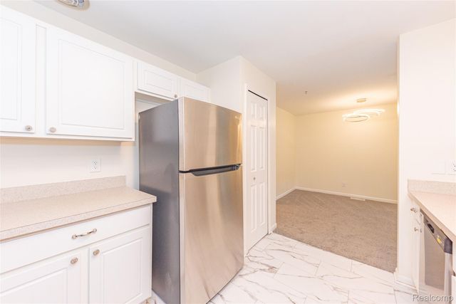 16942 Farmington Road 24, Livonia, MI 48154