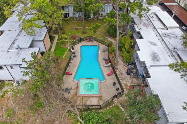 8211 Katy Freeway 44, Houston, TX 77024