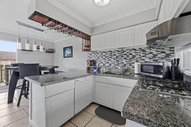 8211 Katy Freeway 44, Houston, TX 77024