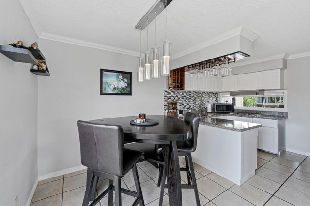 8211 Katy Freeway 44, Houston, TX 77024