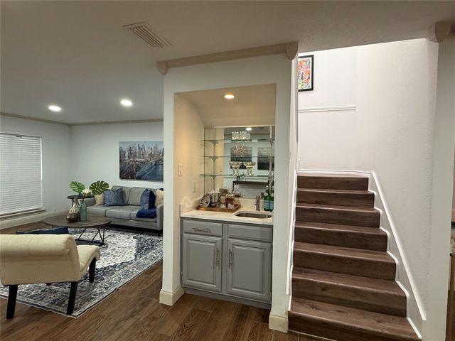 2761 Stonecreek Drive, Carrollton, TX 75006