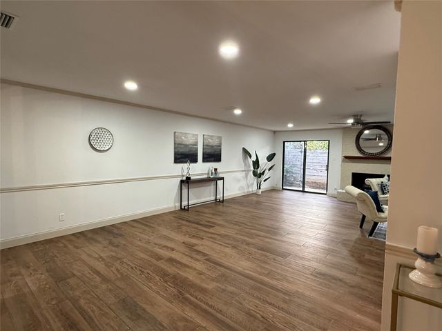 2761 Stonecreek Drive, Carrollton, TX 75006