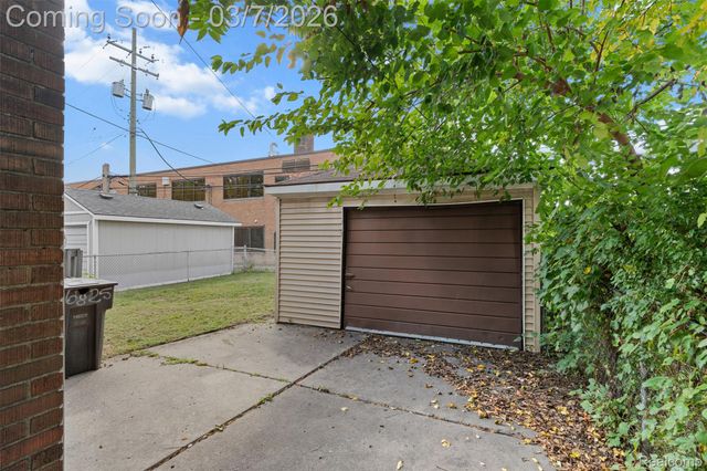 16825 Manor Street, Detroit, MI 48221