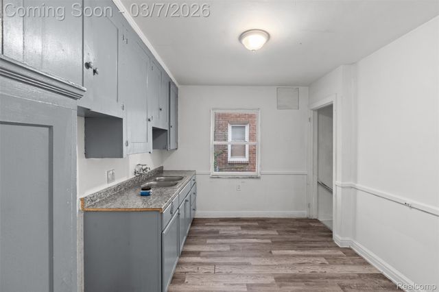 16825 Manor Street, Detroit, MI 48221