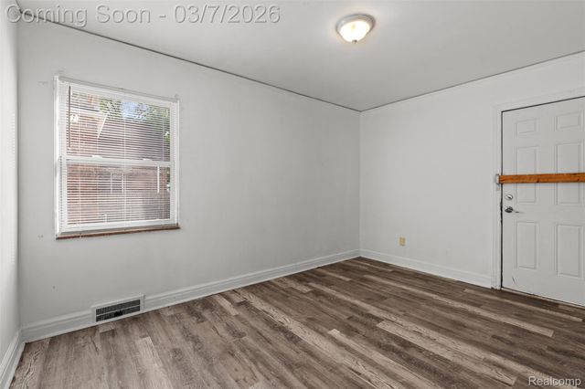 16825 Manor Street, Detroit, MI 48221