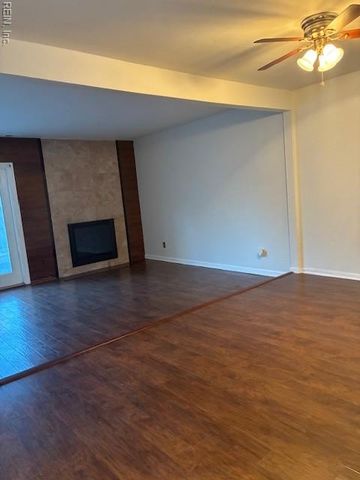 413 Wayman LN, Virginia Beach, VA 23454