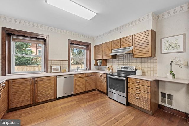 111 E MONTGOMERY AVE, Ardmore, PA 19003