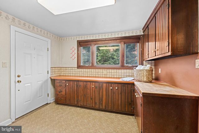 111 E MONTGOMERY AVE, Ardmore, PA 19003