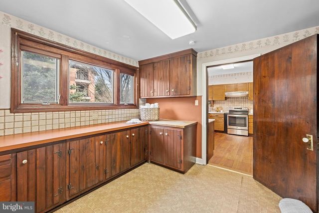 111 E MONTGOMERY AVE, Ardmore, PA 19003