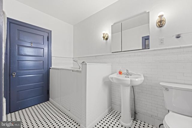 111 E MONTGOMERY AVE, Ardmore, PA 19003