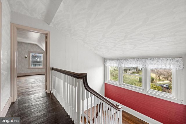 111 E MONTGOMERY AVE, Ardmore, PA 19003