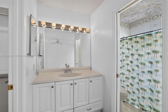 725 NW 49th Ave, Coconut Creek, FL 33063