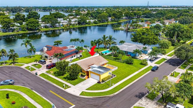 725 NW 49th Ave, Coconut Creek, FL 33063