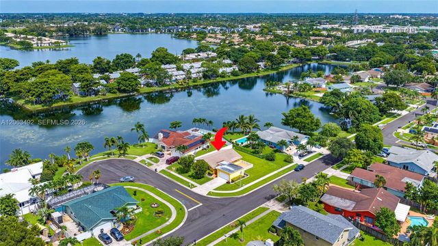 725 NW 49th Ave, Coconut Creek, FL 33063