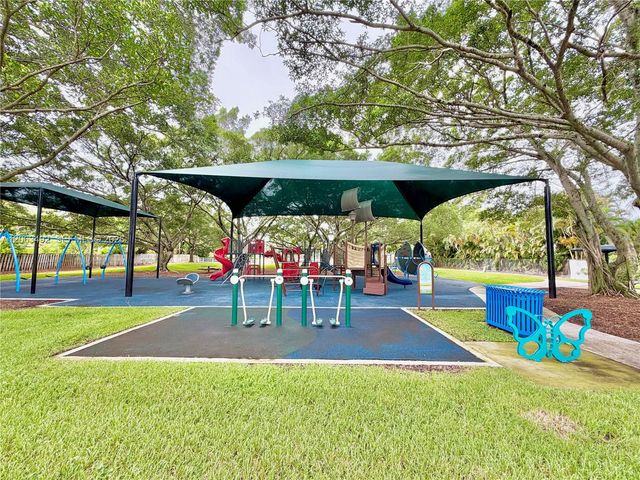 725 NW 49th Ave, Coconut Creek, FL 33063