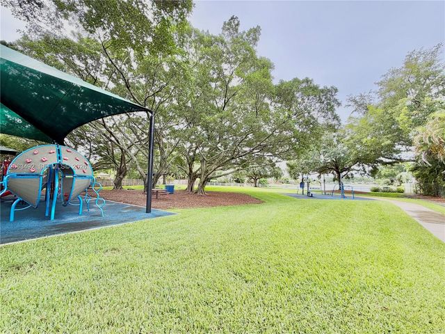 725 NW 49th Ave, Coconut Creek, FL 33063