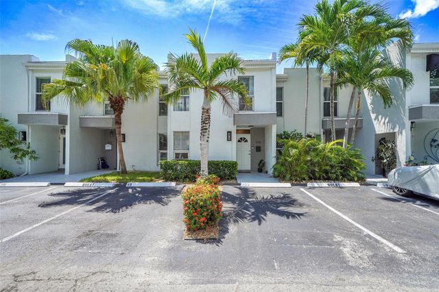 670 Kensington Place, Wilton Manors, FL 33305