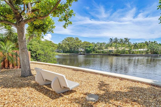 670 Kensington Place, Wilton Manors, FL 33305
