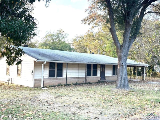 304 Hughes Avenue, Daingerfield, TX 75638