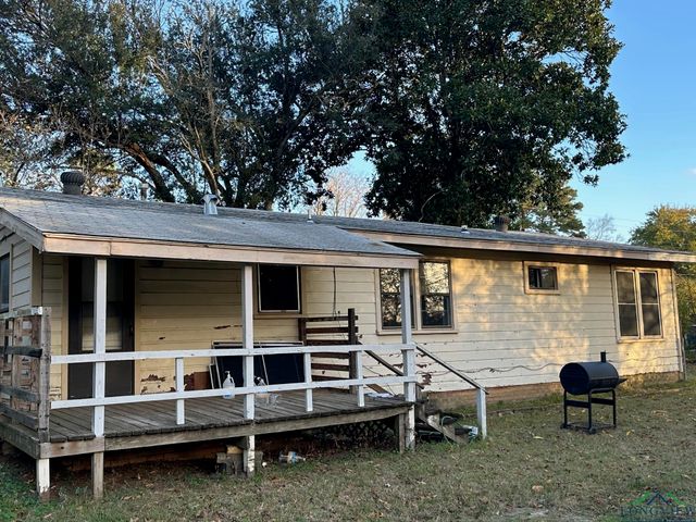 304 Hughes Avenue, Daingerfield, TX 75638