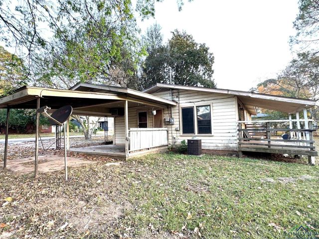 304 Hughes Avenue, Daingerfield, TX 75638