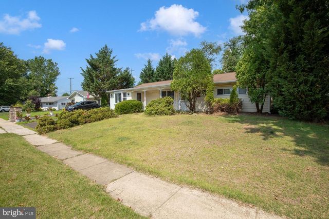 327 STONYBROOK DR, Levittown, PA 19055