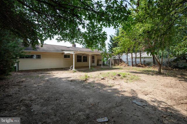 327 STONYBROOK DR, Levittown, PA 19055