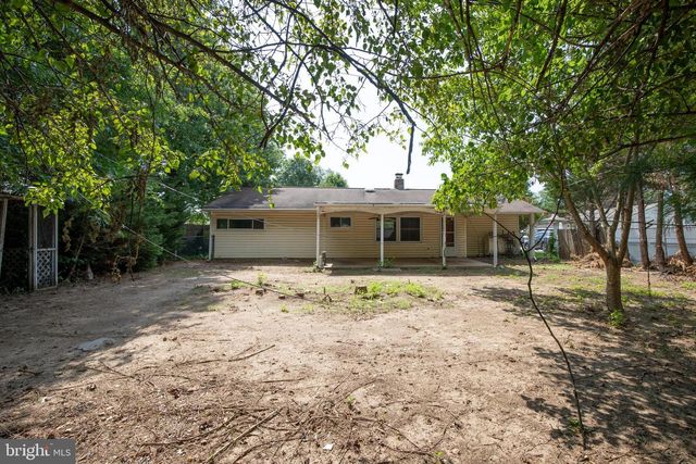 327 STONYBROOK DR, Levittown, PA 19055