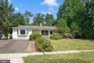 327 STONYBROOK DR, Levittown, PA 19055