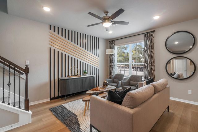 2302 Memory Oaks Drive 11, Tomball, TX 77375