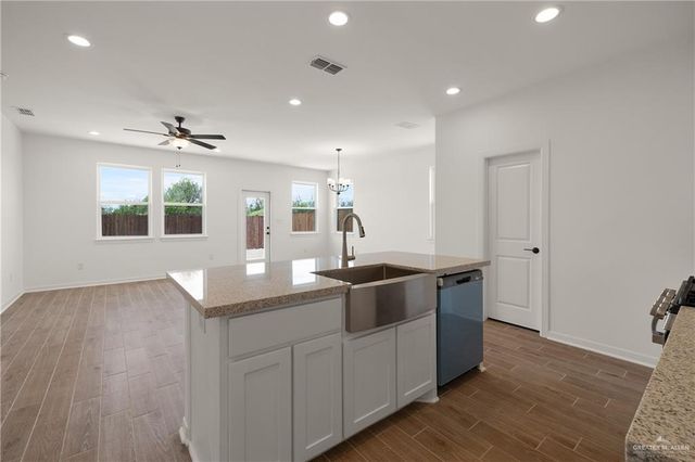 1420 E Silos Avenue, Edinburg, TX 78542