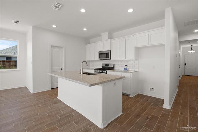 1420 E Silos Avenue, Edinburg, TX 78542