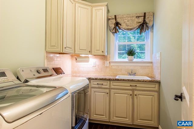 2084 PIPER WAY, Keswick, VA 22947
