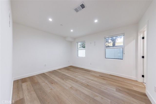 11313 Collins Street 11311-2, North Hollywood, CA 91601