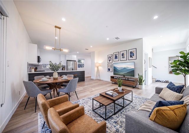 11313 Collins Street 11311-2, North Hollywood, CA 91601