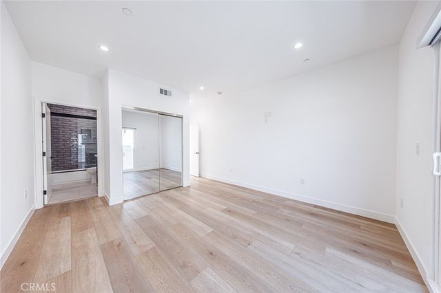 11313 Collins Street 11311-2, North Hollywood, CA 91601