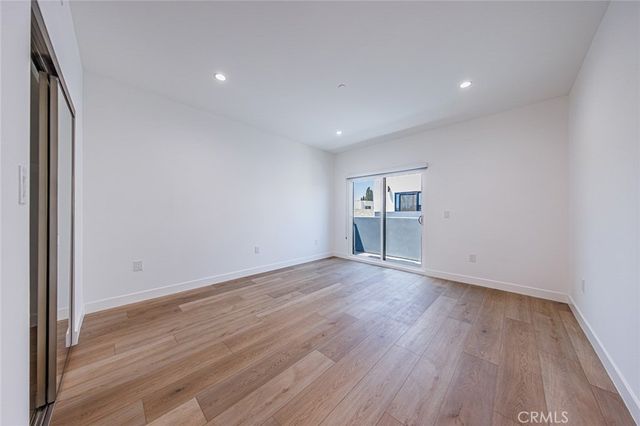 11313 Collins Street 11311-2, North Hollywood, CA 91601