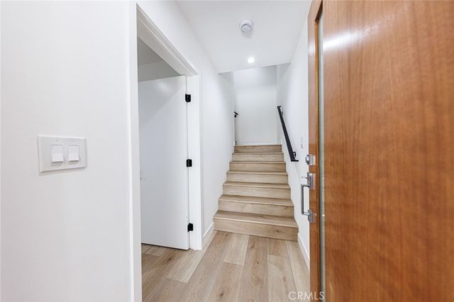 11313 Collins Street 11311-2, North Hollywood, CA 91601