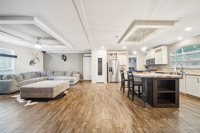 12112 W 690 Road, Hulbert, OK 74441