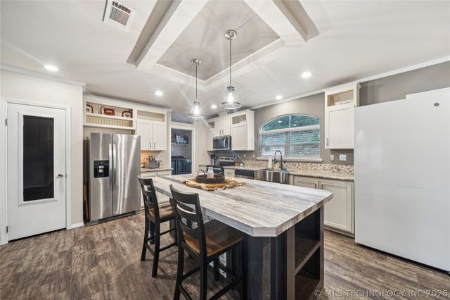 12112 W 690 Road, Hulbert, OK 74441