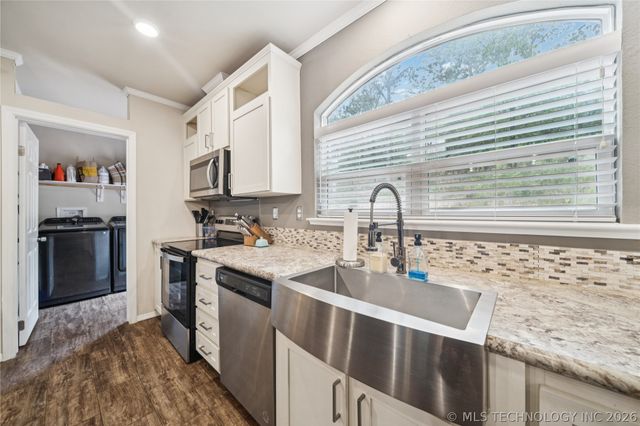 12112 W 690 Road, Hulbert, OK 74441