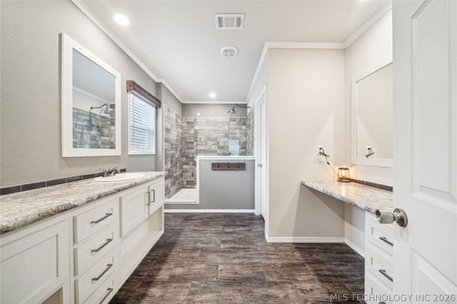 12112 W 690 Road, Hulbert, OK 74441