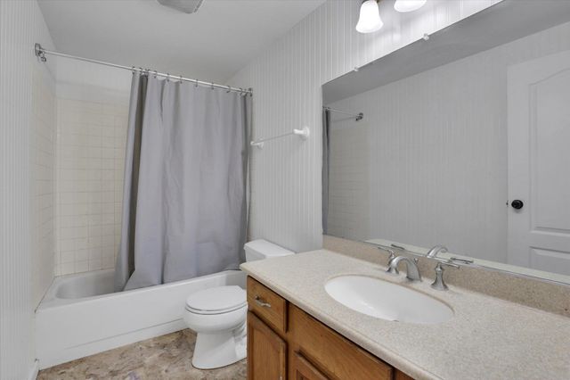 11224 N Honeymoon Bay Rd, Newman Lake, WA 99025