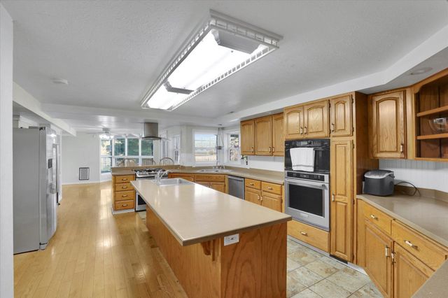 11224 N Honeymoon Bay Rd, Newman Lake, WA 99025