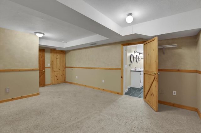 11224 N Honeymoon Bay Rd, Newman Lake, WA 99025