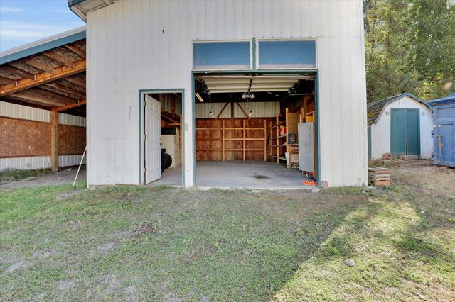 11224 N Honeymoon Bay Rd, Newman Lake, WA 99025