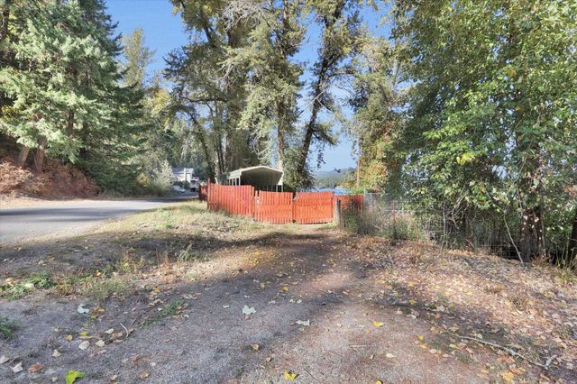 11224 N Honeymoon Bay Rd, Newman Lake, WA 99025